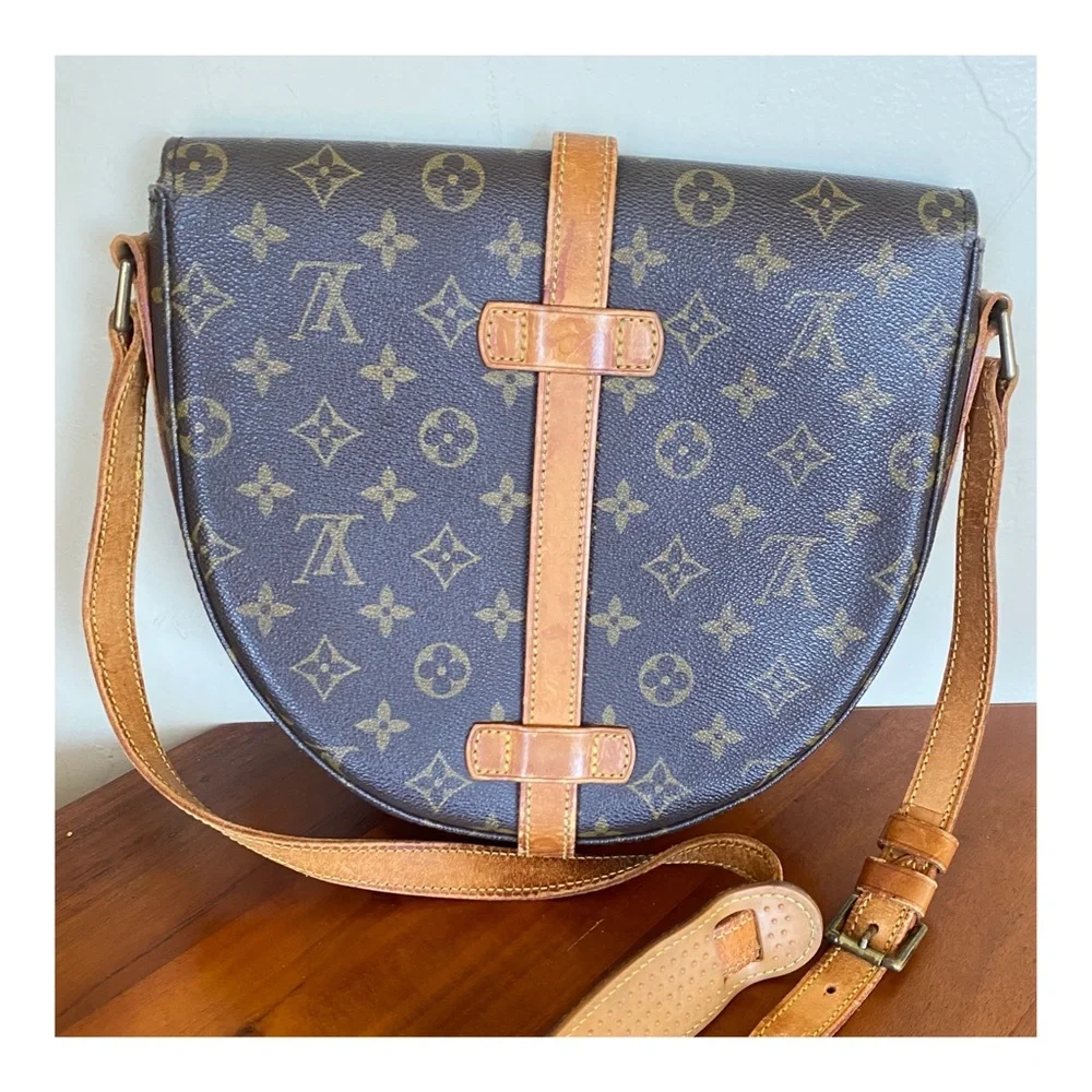 💗SOLD💗AUTHENTIC LOUIS VUITTON CHANTILLY GM CROSSBODY BAG - Picture 4 of 13